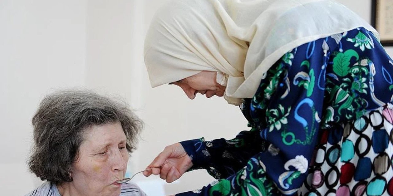 Evde yaşlı, hasta ve engelli birey olanlara 13 bin 878 TL maaş