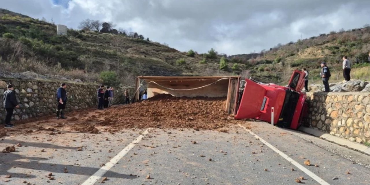 Alanya'da zincirleme kaza: Ölü ve yaralılar var