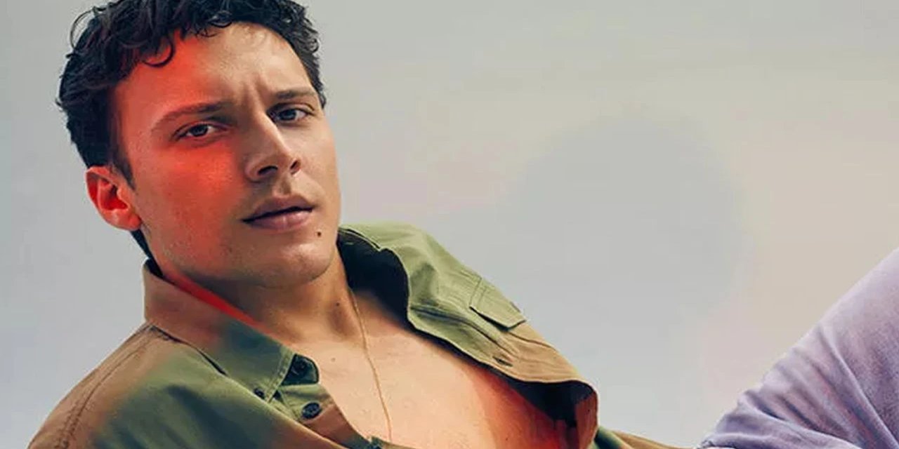 Şarkıcı Edis hakkında yakalama kararı çıkartıldı