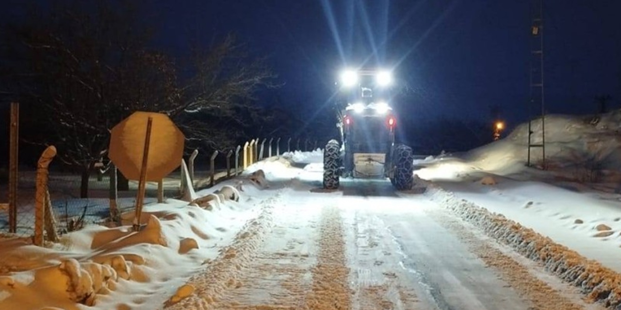 2 ilde yoğun kar: 176 yol kapandı