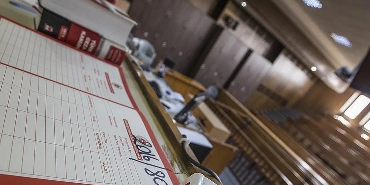 9 polis ve 1 zabıt katibi, Casperlar suç örgütüne bilgi sızdırmış