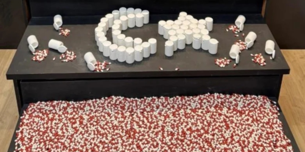 Afyonkarahisar'da yolcu otobüsünde 7 bine yakın uyuşturucu hap ele geçirildi