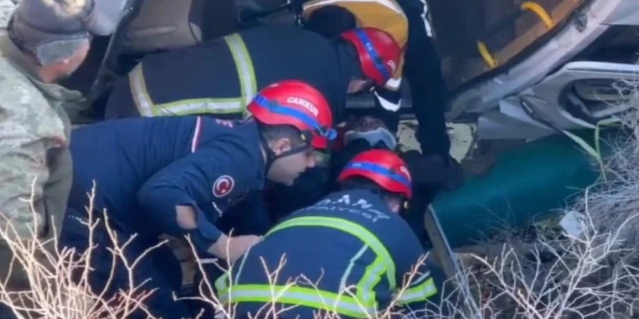 Adana'da öğrenci servisi kaza yaptı: 9 yaralı