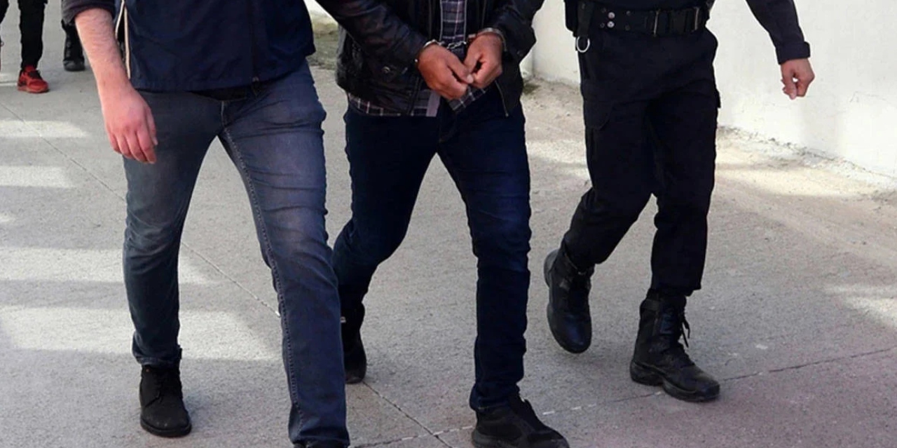 Silah kaçakçılarına 27 ilde operasyon: Yüzlerce şüpheli yakalandı