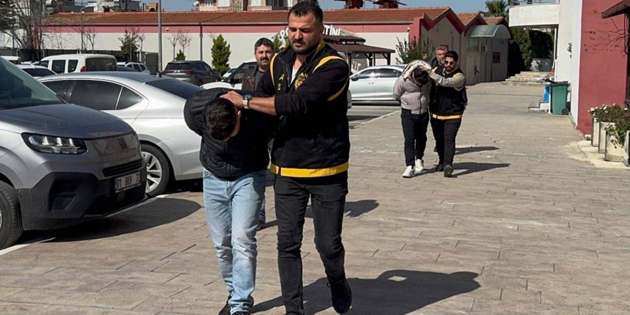 Adana'da trafikte bıçaklı kavga: 1 kişi hayatını kaybetti