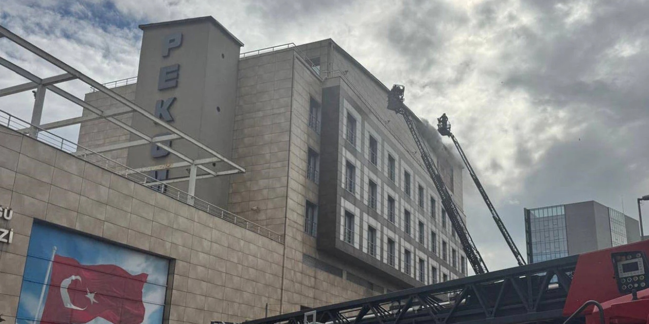 Merter Polisevi'nde yangın