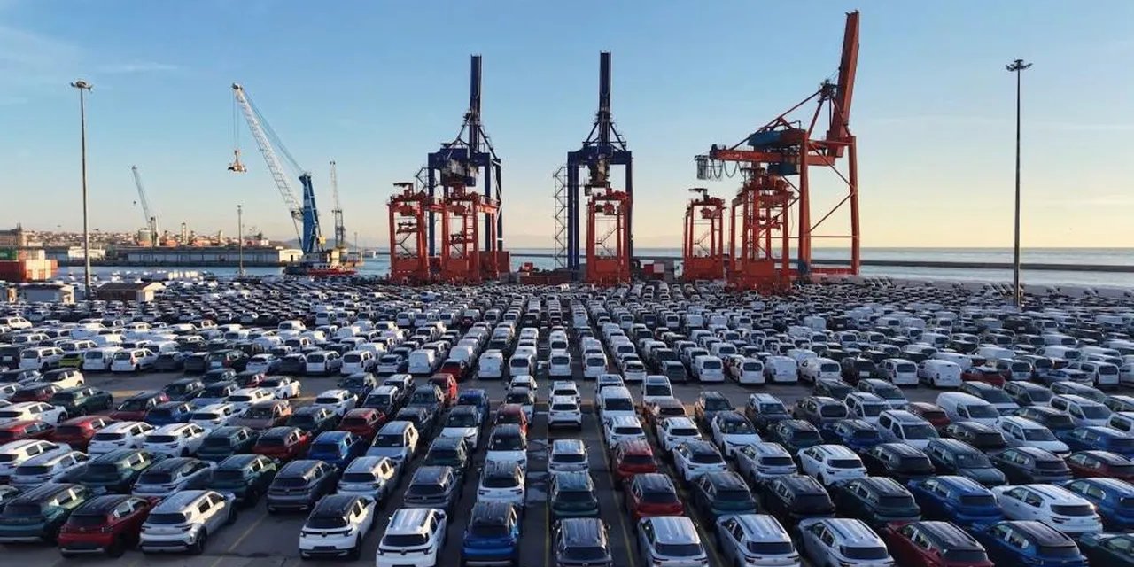 Binlerce araç Haydarpaşa'ya indi: 2. el fiyatları düşecek