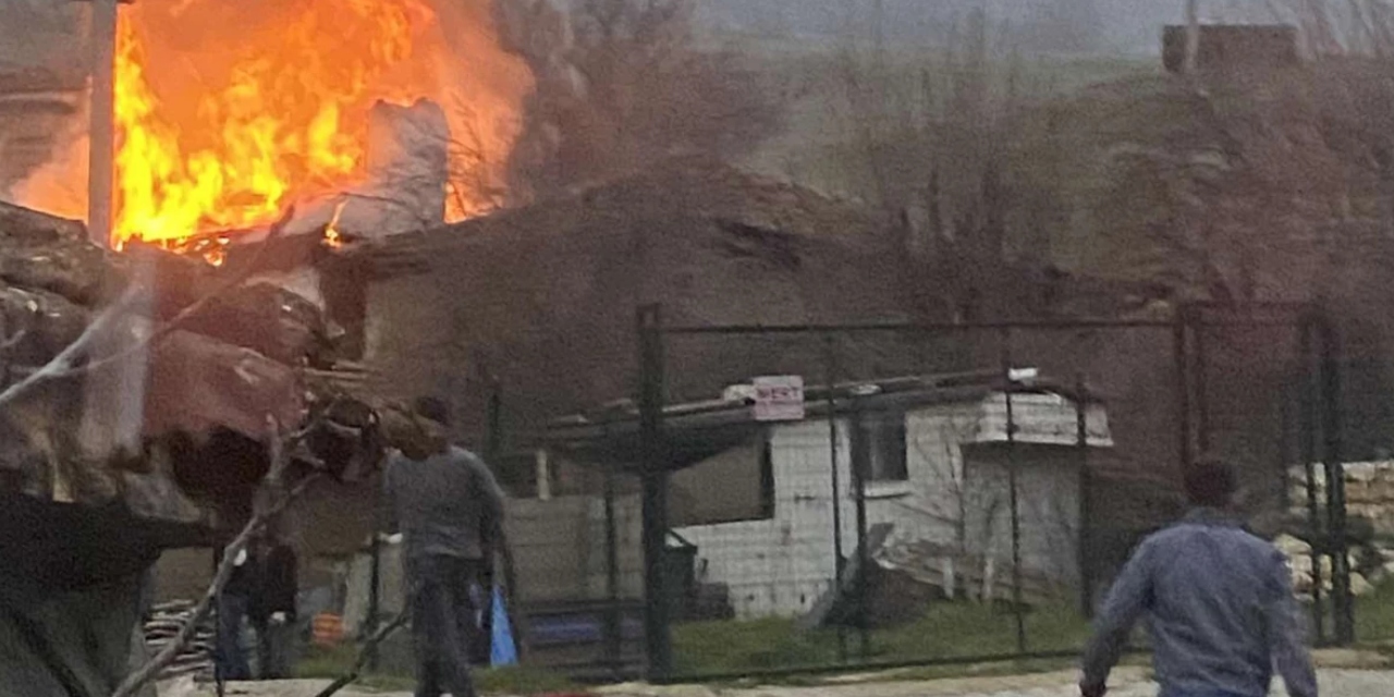 Bursa'da evde çıkan yangında yaşlı çift hayatını kaybetti