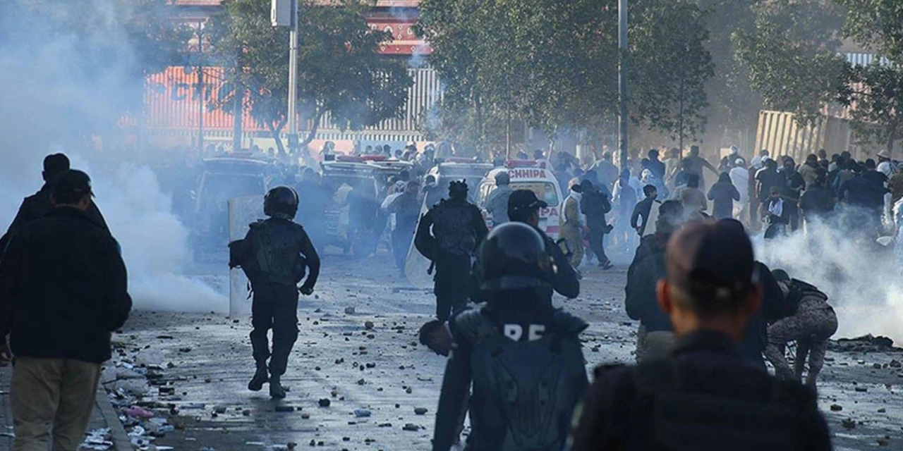 Pakistan'da sokağa çıkma yasağı ilan edildi