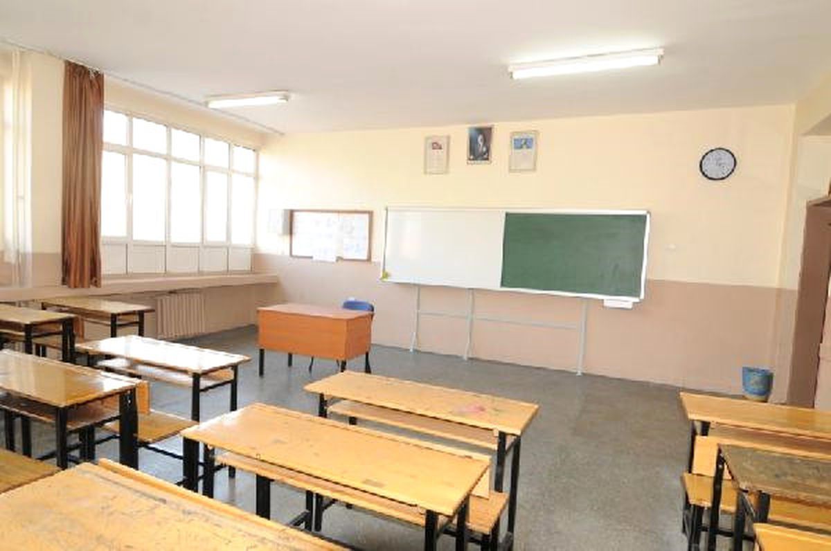 Okullarda İkinci Ara Tatil Bugün Başlıyor, Bayram ile Birleşen Tatil Toplam Kaç Gün Oluyor?