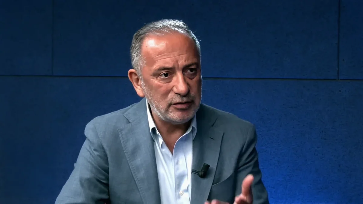 Gazeteci Fatih Altaylı Beyin Ameliyatına Alındı