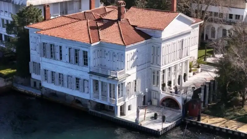 Boğaz’ın Tarihi Yalısı Satışta: Abud Efendi Yalısı İçin İstenen Rakam İnanılmaz!