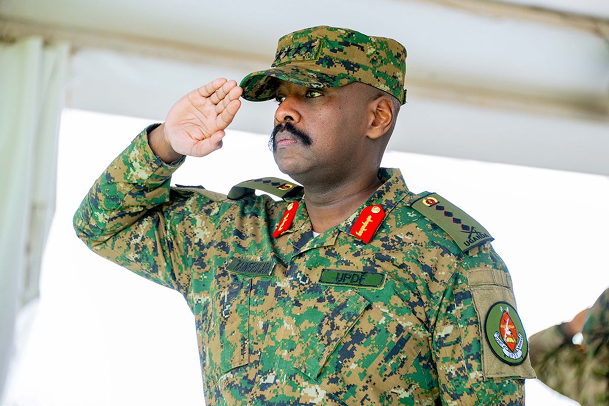 Ugandalı General Türkiye'yi Tehdit Edip Bide Haraç İstedi!