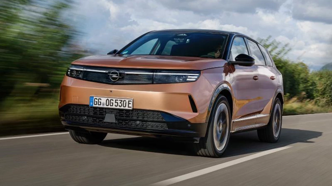 Opel'in Güçlü Elektrikli SUV: Grandland AWD Satışta