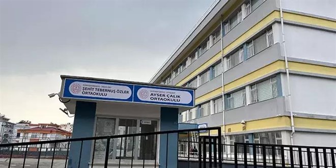 Ayser Çalık Ortaokulu Tabelası, Yeni Binaya Asıldı