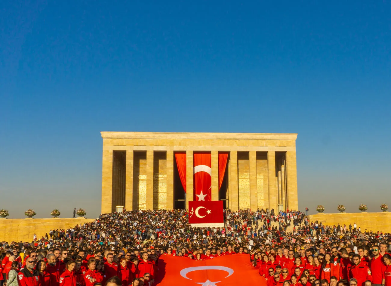 Bakan Tekin’den Anıtkabir’de 23 Nisan Mesajı
