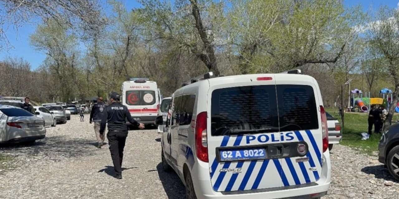 Tunceli’de Akıntıya Kapılan Genç Kız Son Anda Kurtarıldı