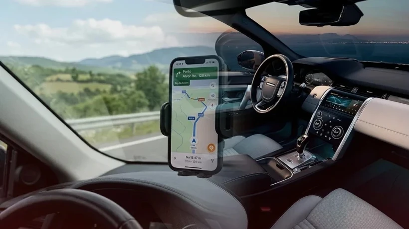 Merak Konusu Olmuştu: Ön Cama Telefon Tutucusu Durumu Belli Oldu