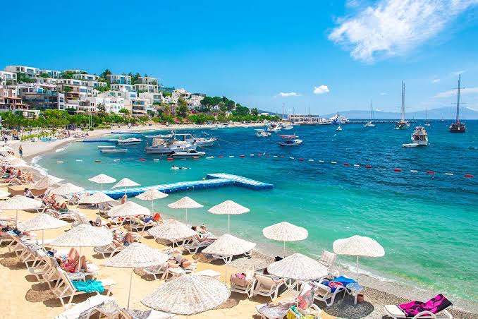 Devlet Bodrum'da Halk Plajında 125 TL'ye Lahmacun Satmaya Başladı