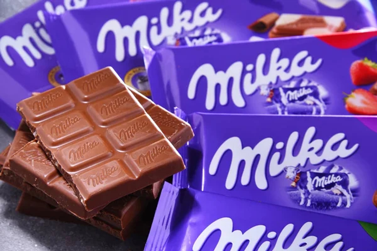 Milka Çikolatası Kauçuk Tehlikesi Nedeniyle Piyasadan Toplatılıyor