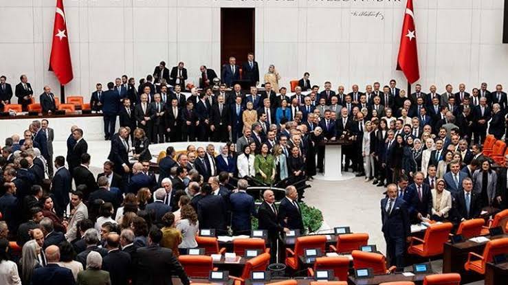 Terörsüz Türkiye Sürecinde Yol Haritası Netleşti: İşte Silahsızlanma İçin 10 Maddelik Plan