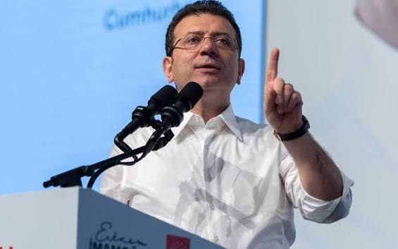 Ekrem İmamoğlu CHP'den Ayrıldı