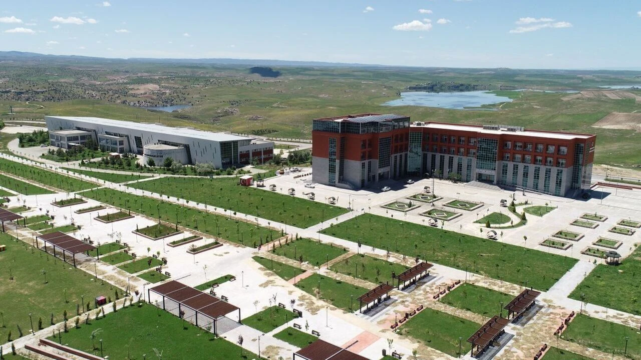 Batman Üniversitesi 15 Personel Alacak: Başvurular Başladı