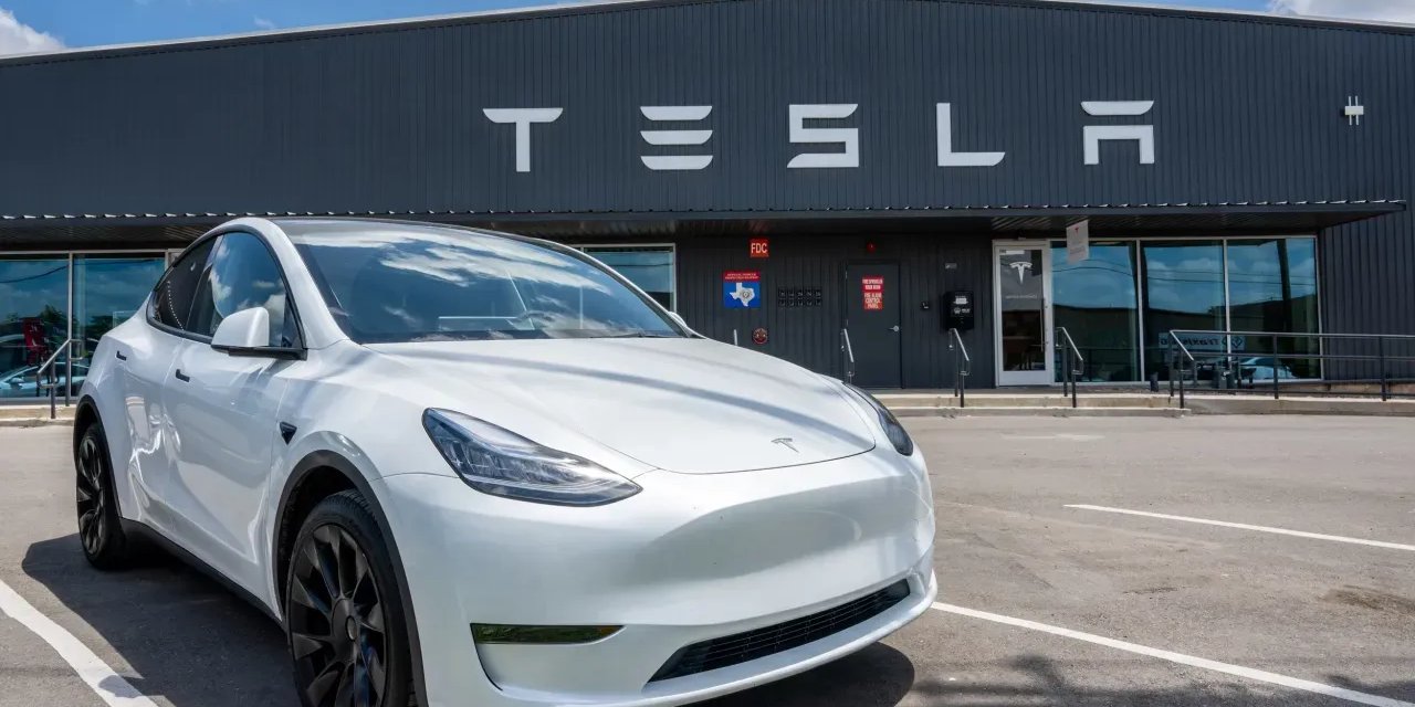 Tesla Model Y güncel fiyat listesi nisan 2025