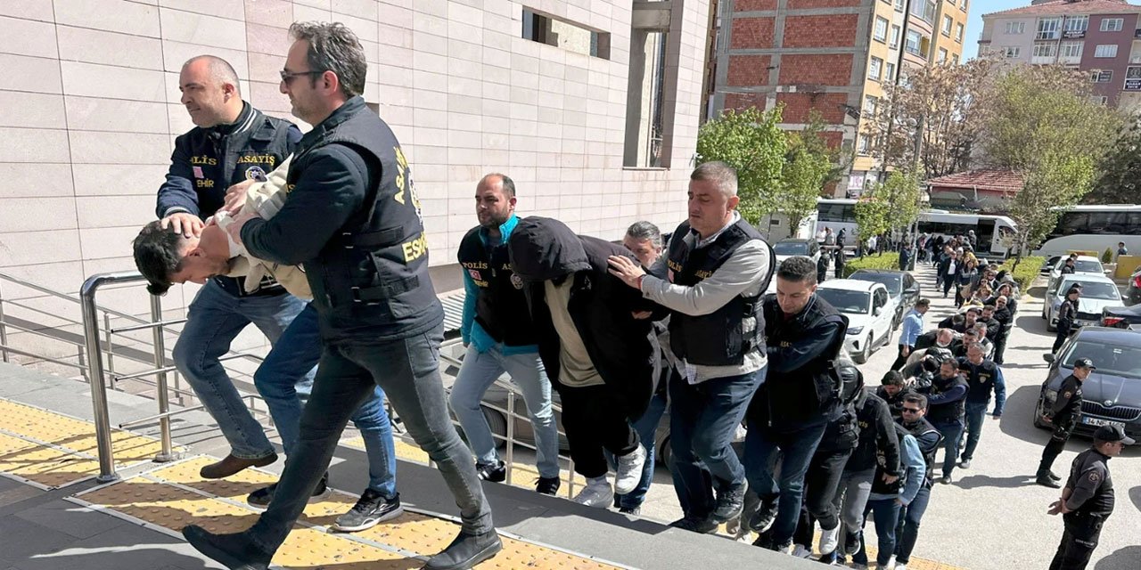 Eskişehir merkezli dolandırıcılık operasyonunda 20 kişi tutuklandı
