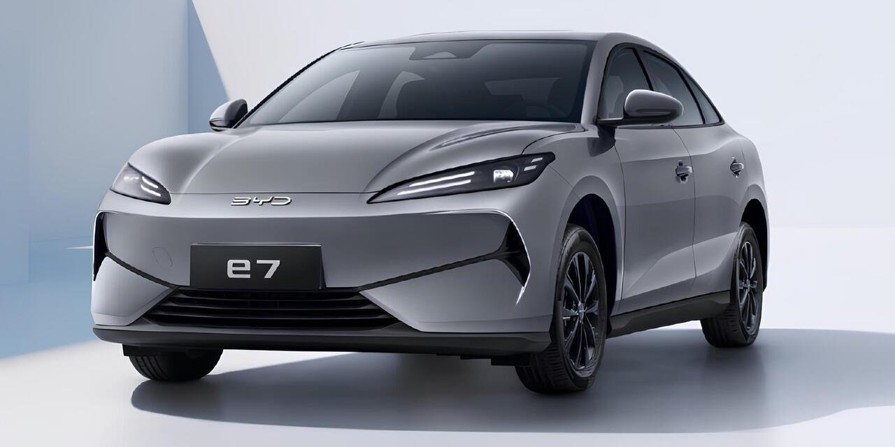 Egea'nın yarı fiyatına elektrikli sedan BYD e7
